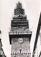 Oprava střechy pardubické věže