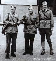 Trojice československých vojáků
