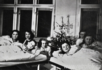 Nemocniční Vánoce roku 1952