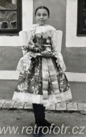 Krojovaná dívka z Uherskohradištska