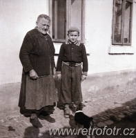 Lidé na zápraží