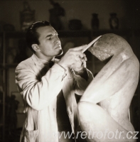 Sochař v uměleckém zápalu
