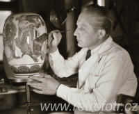 Budovatelský porcelán z Dubí