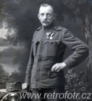 Rakouský voják v ateliéru