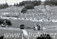 Momentka z motokrosu