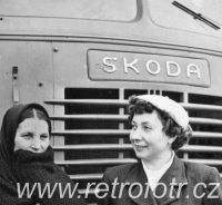 Ženy u autobusu Škoda