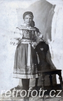 Krojovaná dívka