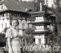 Žena v zahradě