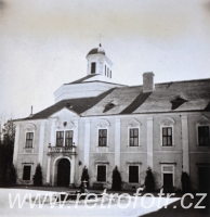 Choltický zámek a hájovna